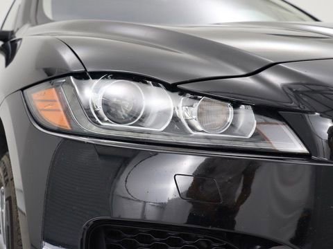 Used 2019 Jaguar F-PACE Prestige AWD/4WD image 9