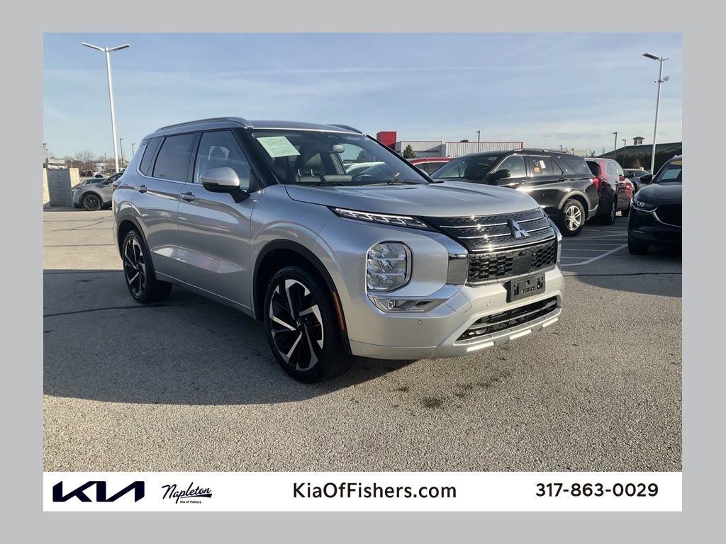 Used 2024 Mitsubishi Outlander SEL image 1