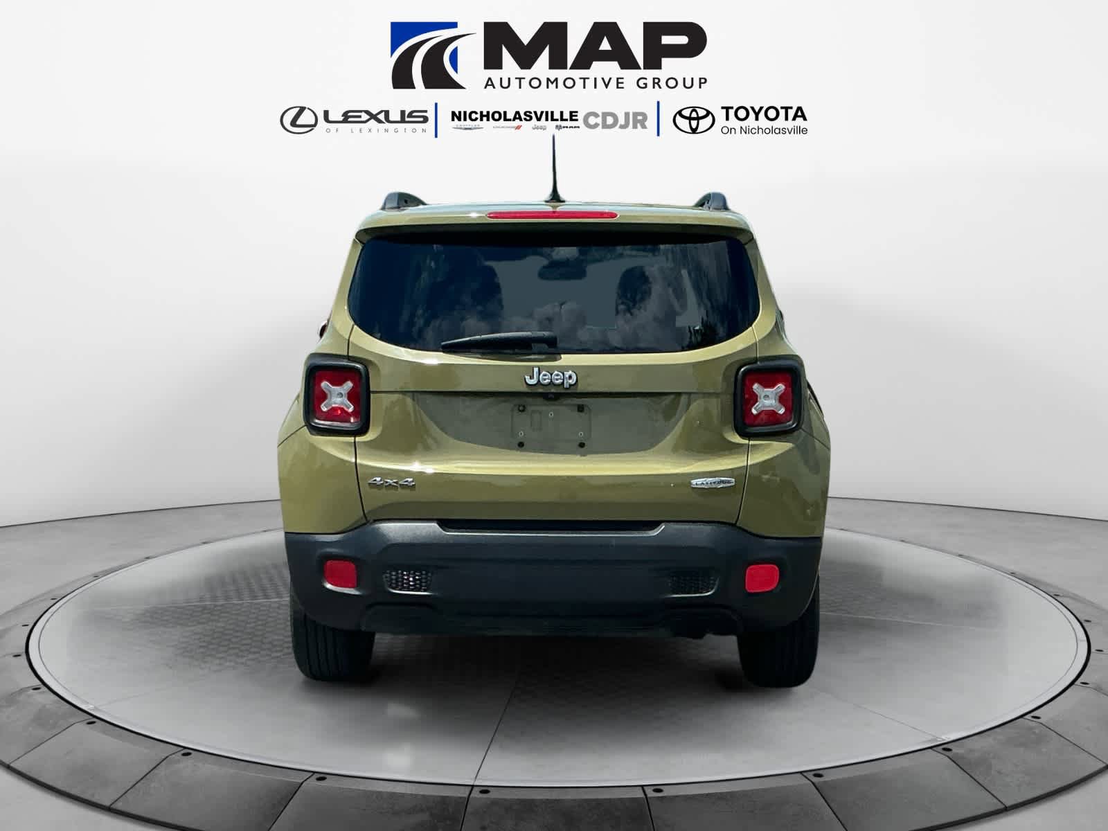 Used 2015 Jeep Renegade Latitude AWD/4WD image 4