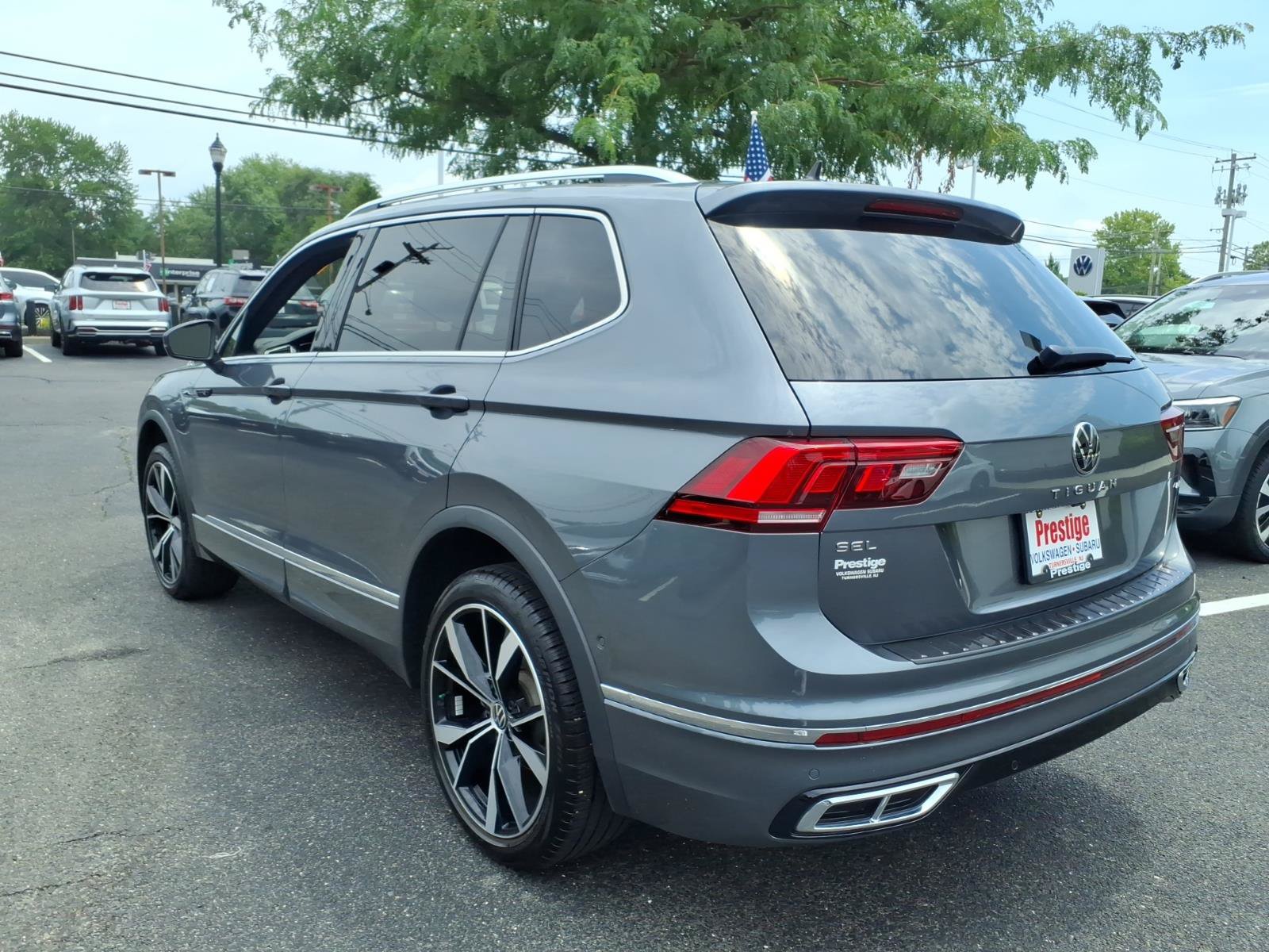 Certified 2023 Volkswagen Tiguan SEL R-Line AWD/4WD image 4