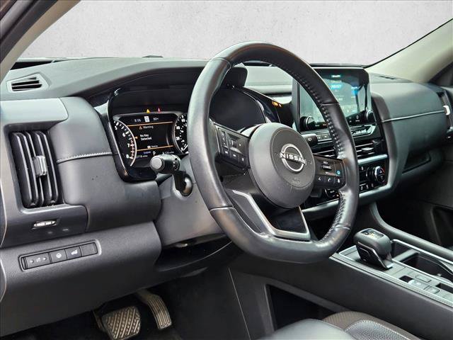 Used 2022 Nissan Pathfinder SL FWD image 10