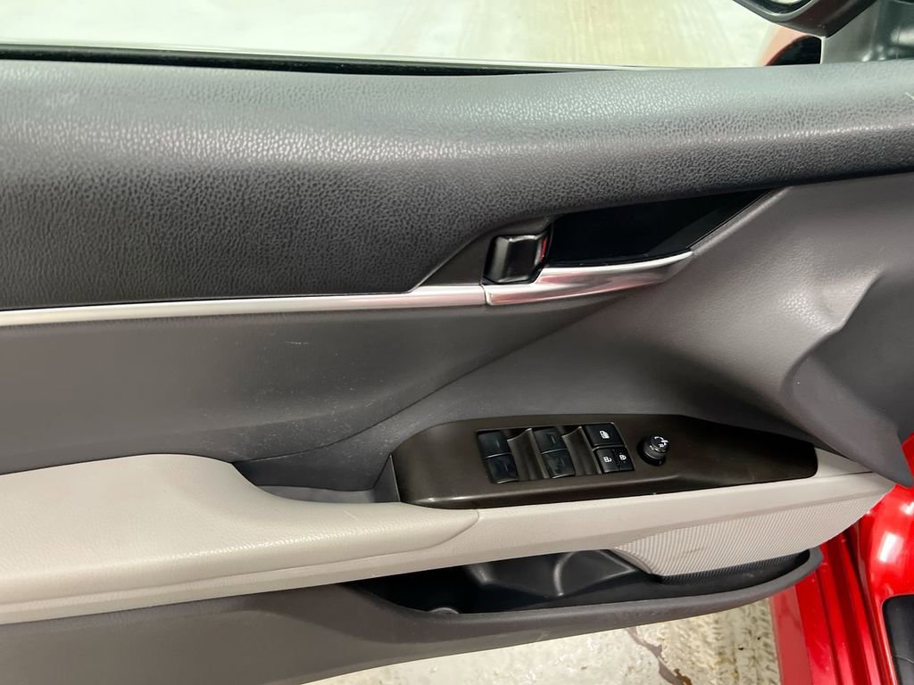 Used 2023 Toyota Camry LE image 20