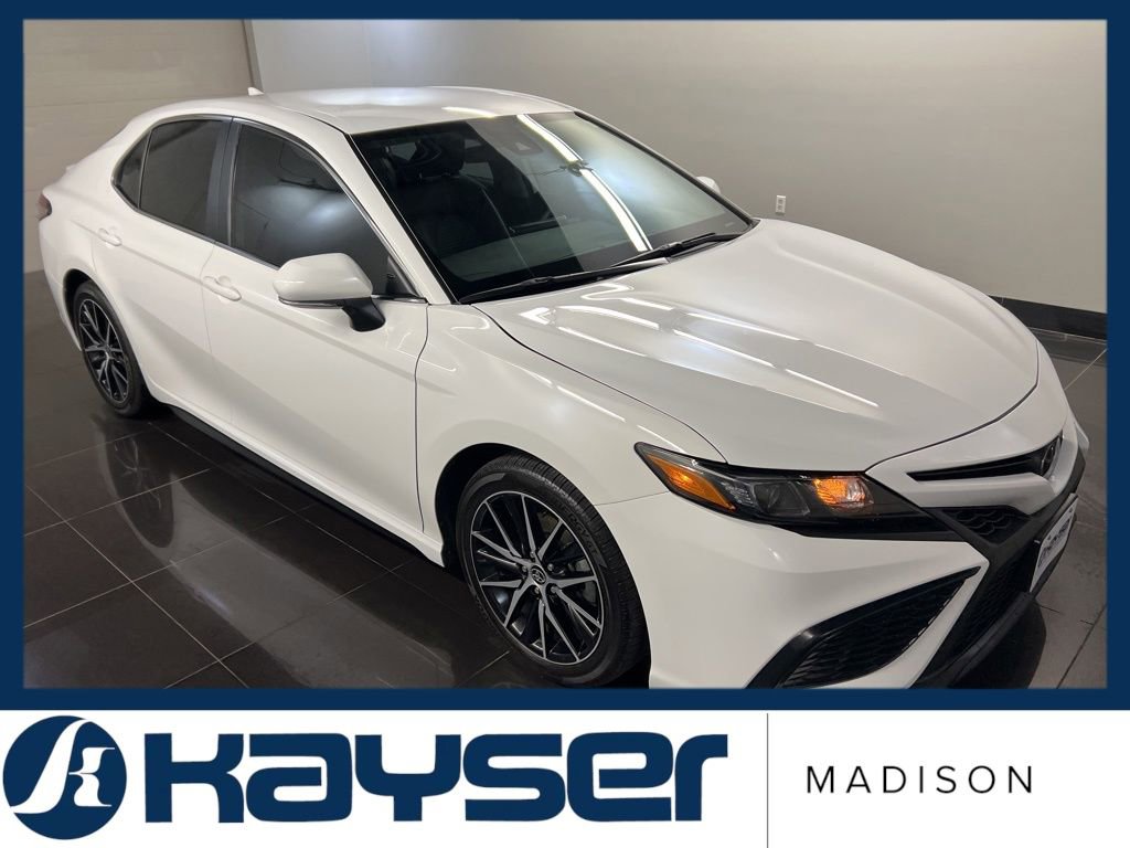 Used 2023 Toyota Camry SE w/ Blackout Package (TMS) image 1