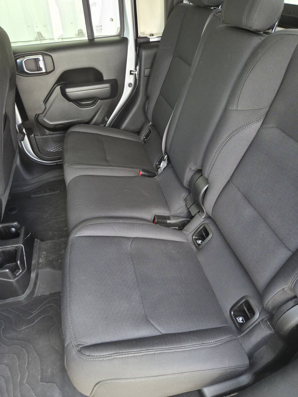 Used 2023 Jeep Gladiator Sport AWD/4WD image 15