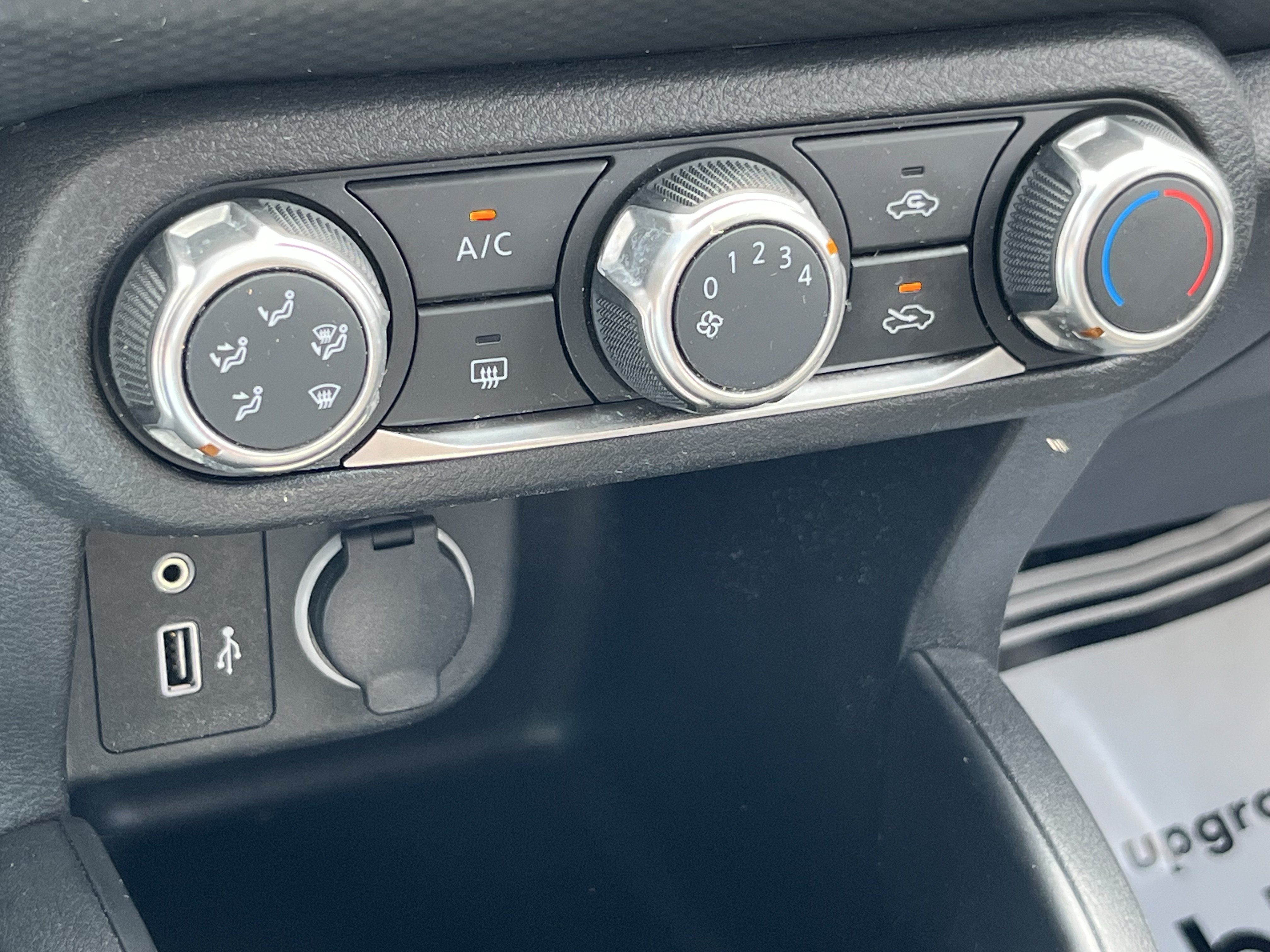Used 2022 Nissan Kicks S w/ Interior Electronics Package FWD image 28