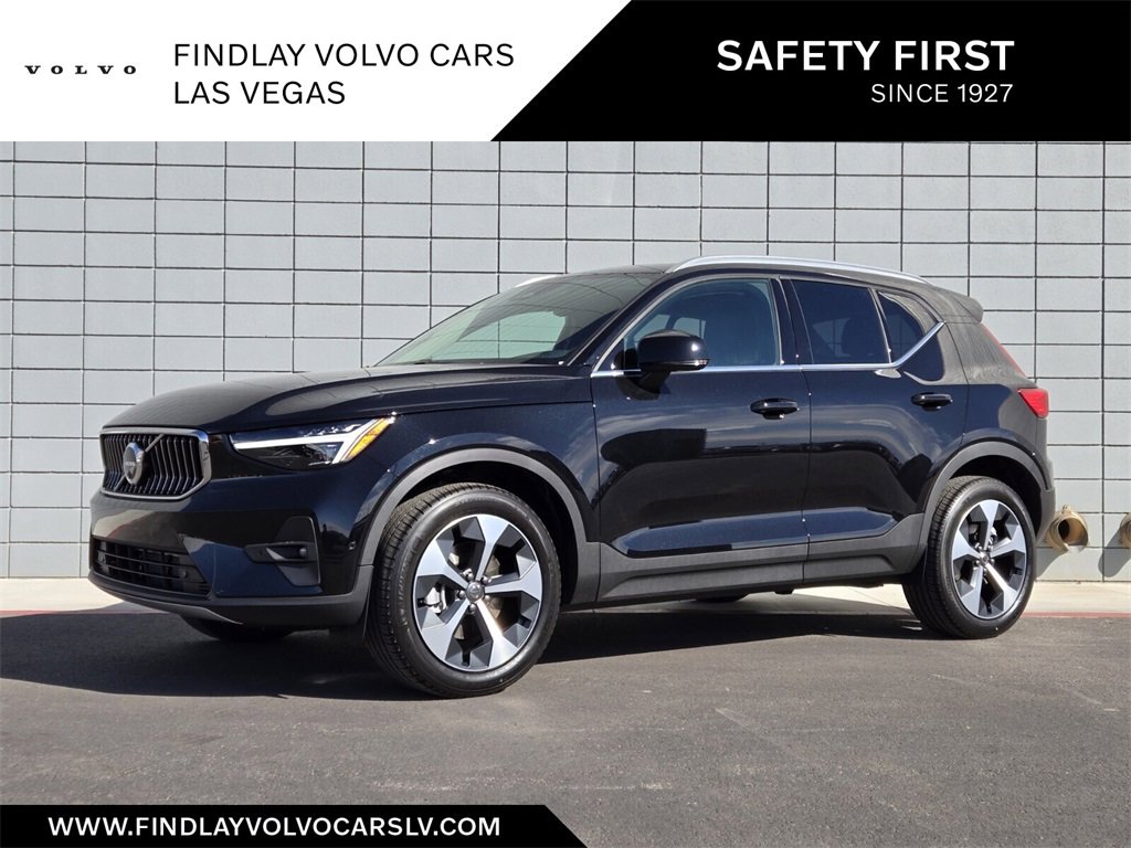 New 2025 Volvo XC40 B5 Plus w/ Protection Package Premier