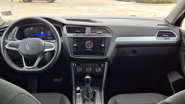 Used 2024 Volkswagen Tiguan S image 21