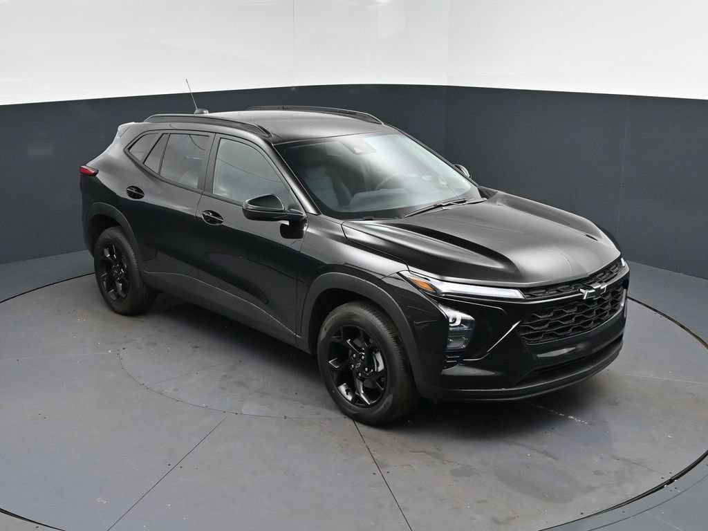 Used 2026 Chevrolet Trax LT w/ Driver Confidence Package FWD image 1