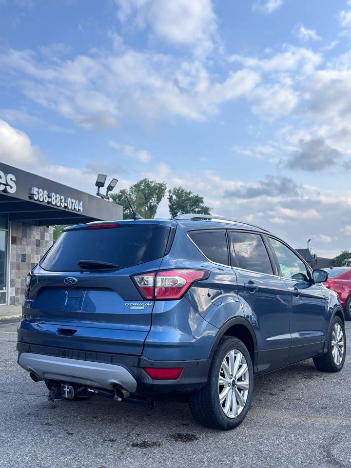 Used 2018 Ford Escape Titanium FWD image 3