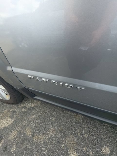 Used 2015 Jeep Patriot Latitude AWD/4WD image 9
