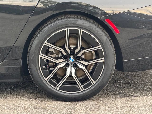 Certified 2025 BMW i7 xDrive60 AWD/4WD image 3