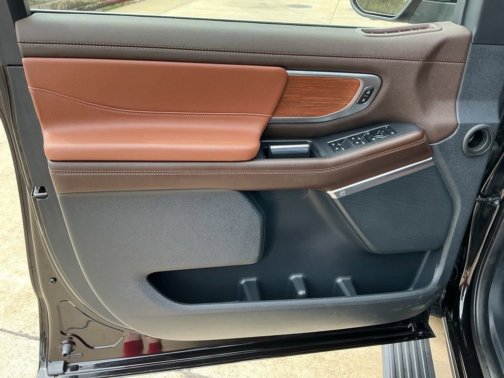 Used 2025 Ford Expedition Max King Ranch AWD/4WD image 8