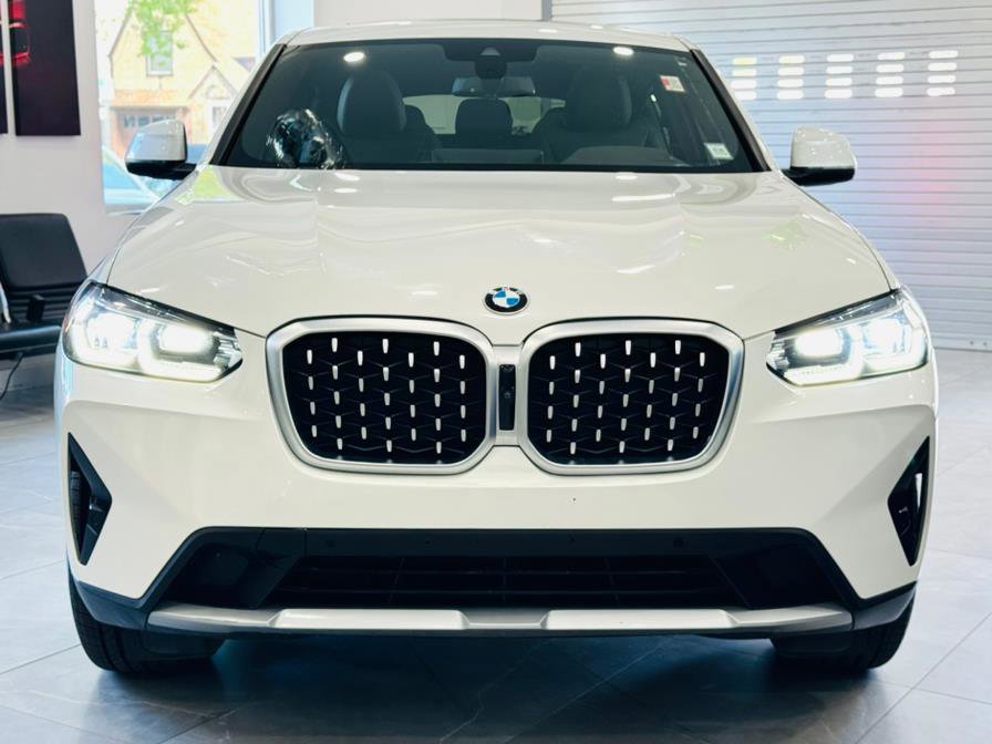 Used 2024 BMW X4 xDrive30i image 2