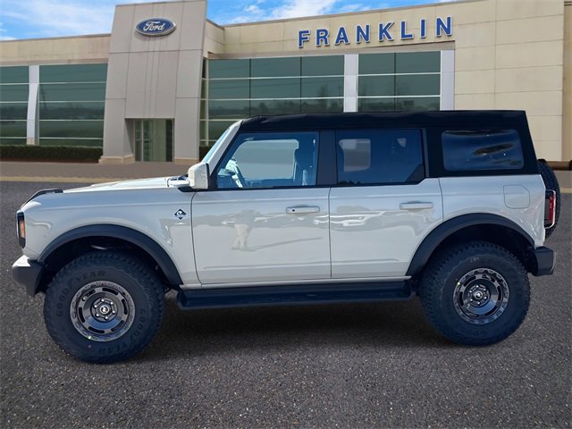 New 2025 Ford Bronco Outer Banks w/ Sasquatch Package image 4