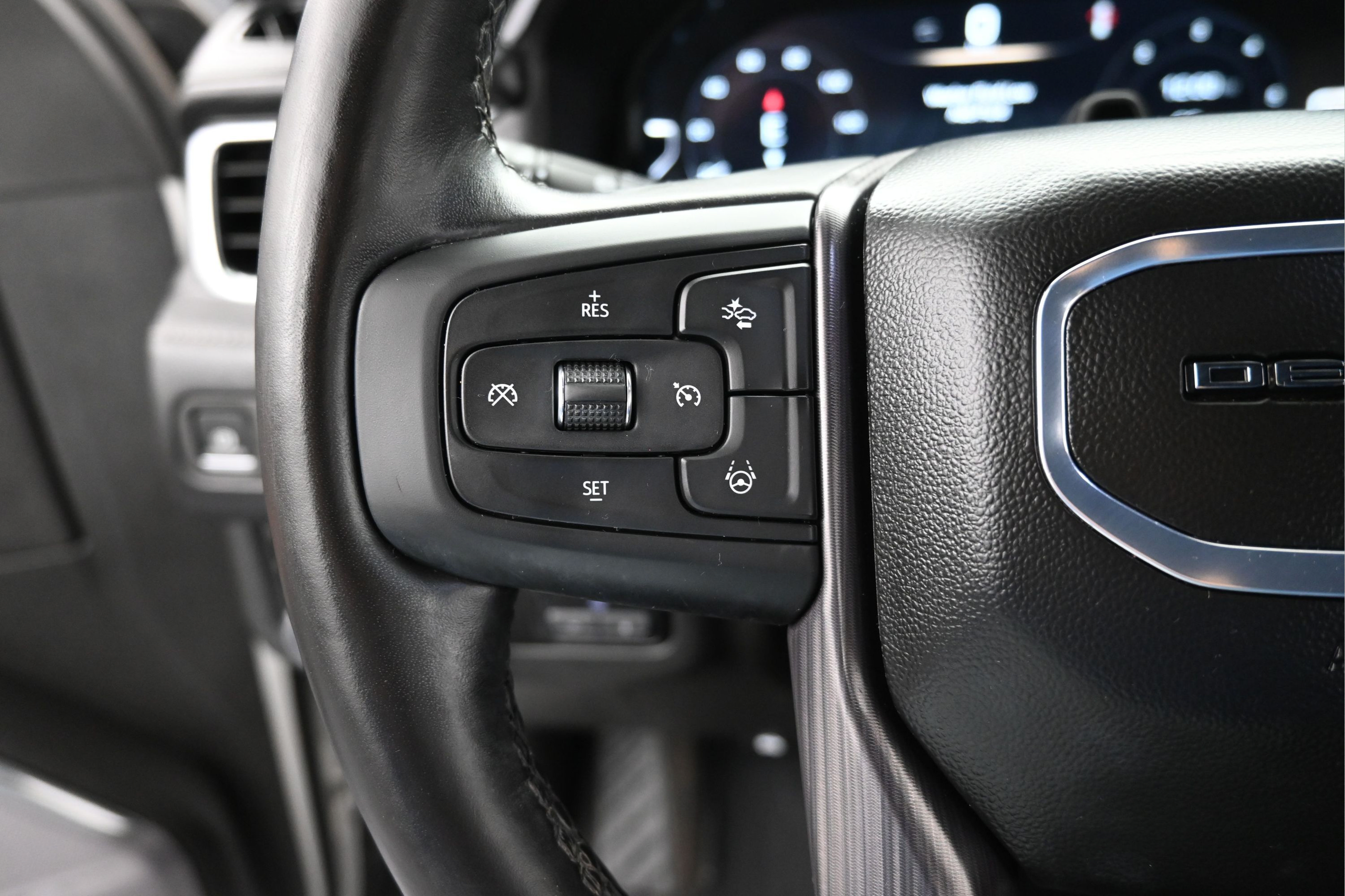 Used 2024 GMC Yukon Denali Ultimate AWD/4WD image 14