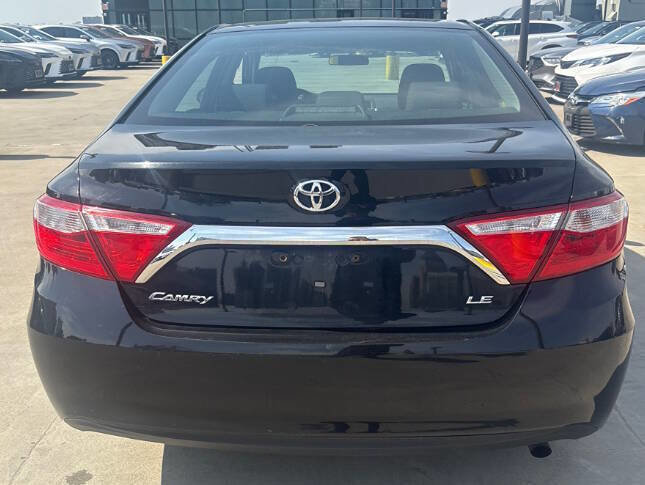 Used 2016 Toyota Camry LE FWD image 3