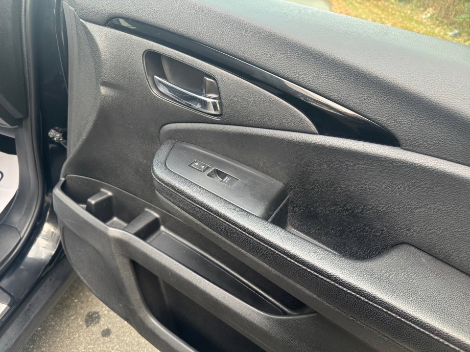 Used 2016 Honda Pilot Elite image 35