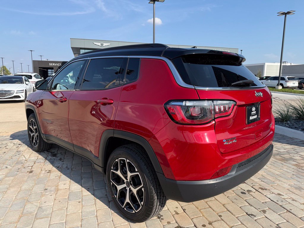Used 2025 Jeep Compass Limited AWD/4WD image 3