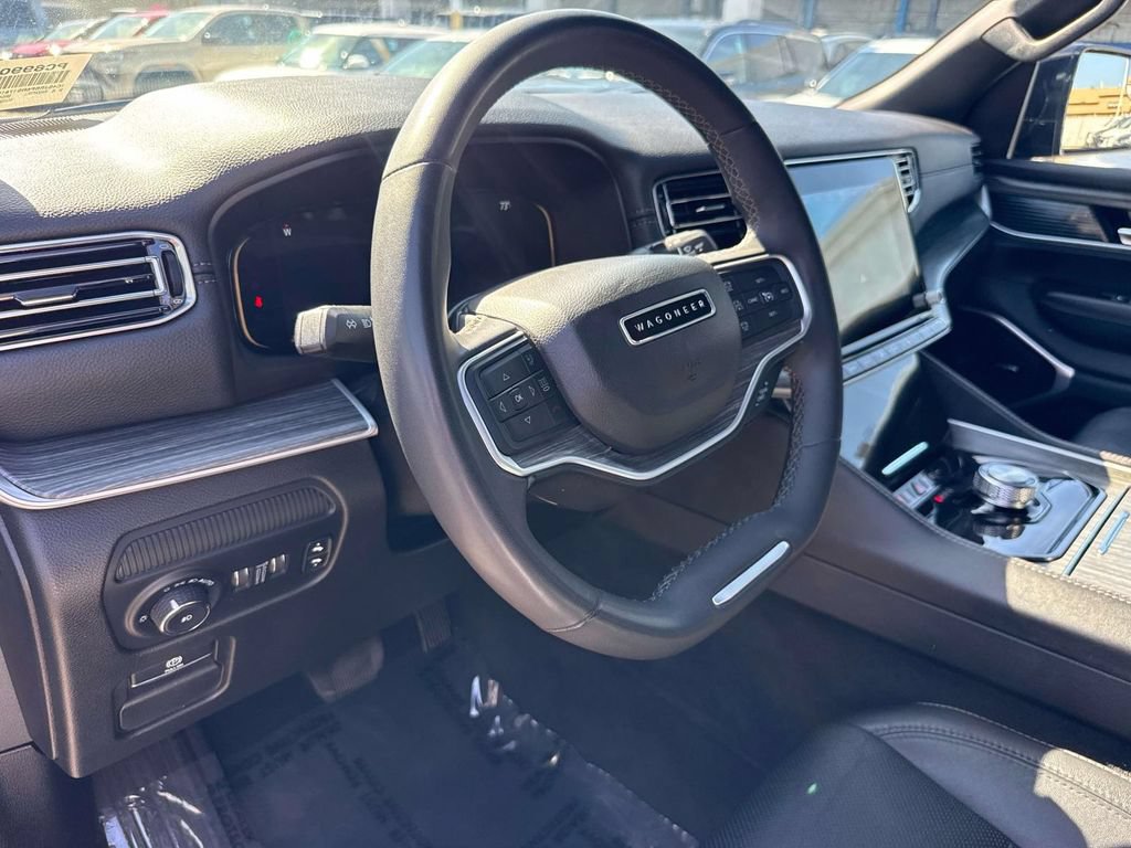 Used 2024 Jeep Wagoneer L Series II w/ Flexible Seating Group RWD image 25