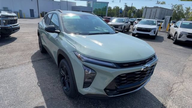 New 2026 Chevrolet Trax ACTIV w/ Sunroof Package FWD image 4