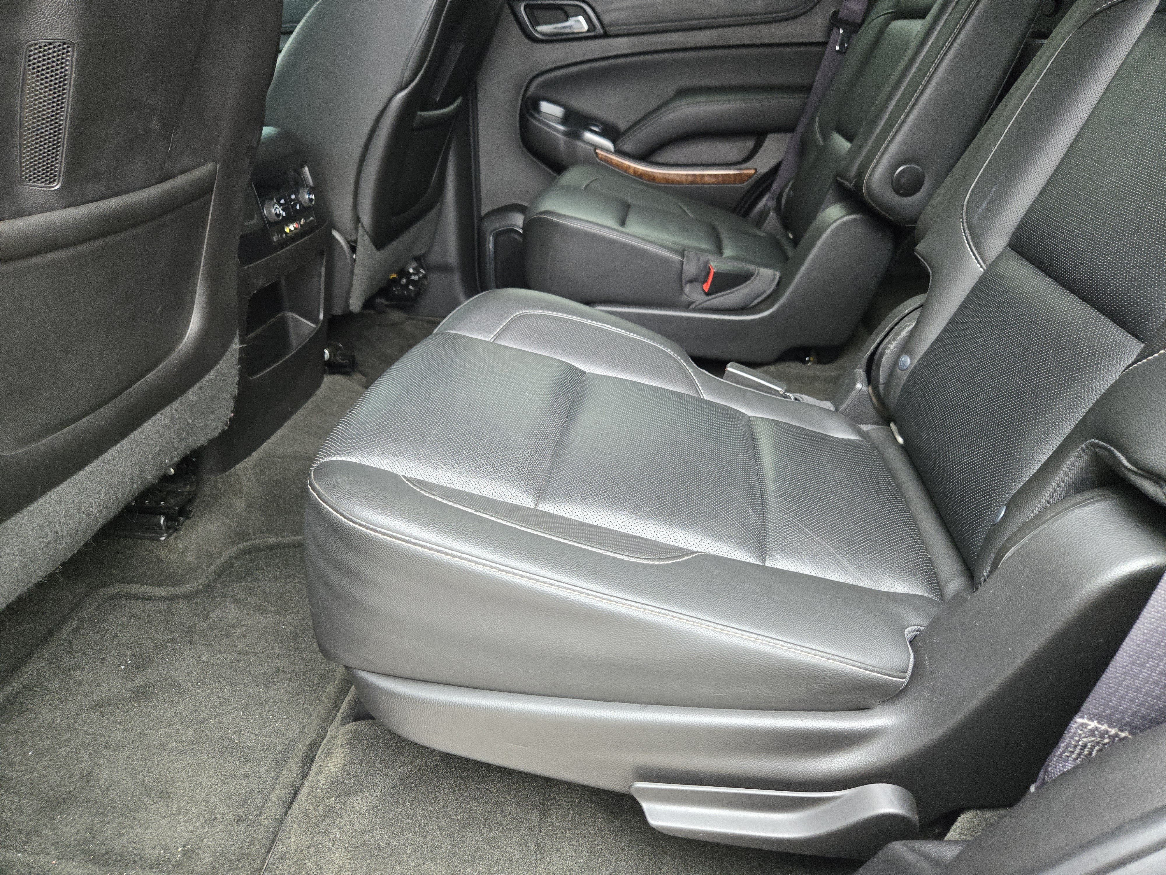 Used 2015 Chevrolet Tahoe LTZ AWD/4WD image 33