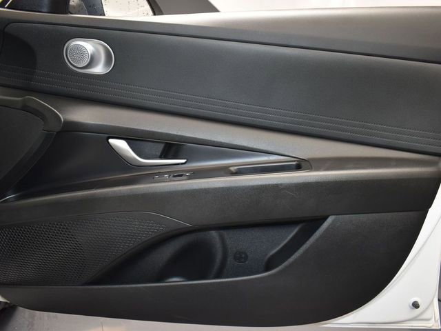 Used 2024 Hyundai Elantra SEL FWD image 13