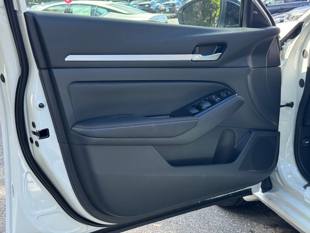 New 2025 Nissan Altima 2.5 SR w/ SR Premium Package image 20
