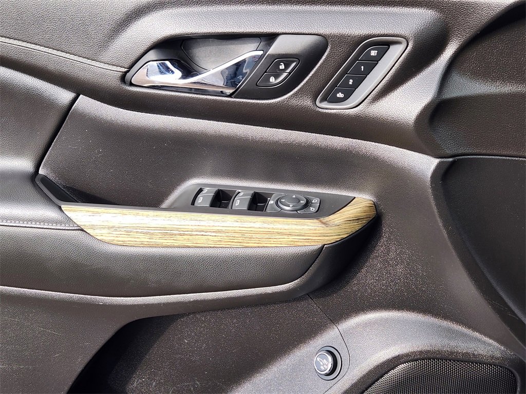 Used 2019 GMC Acadia Denali w/ Technology Package image 3