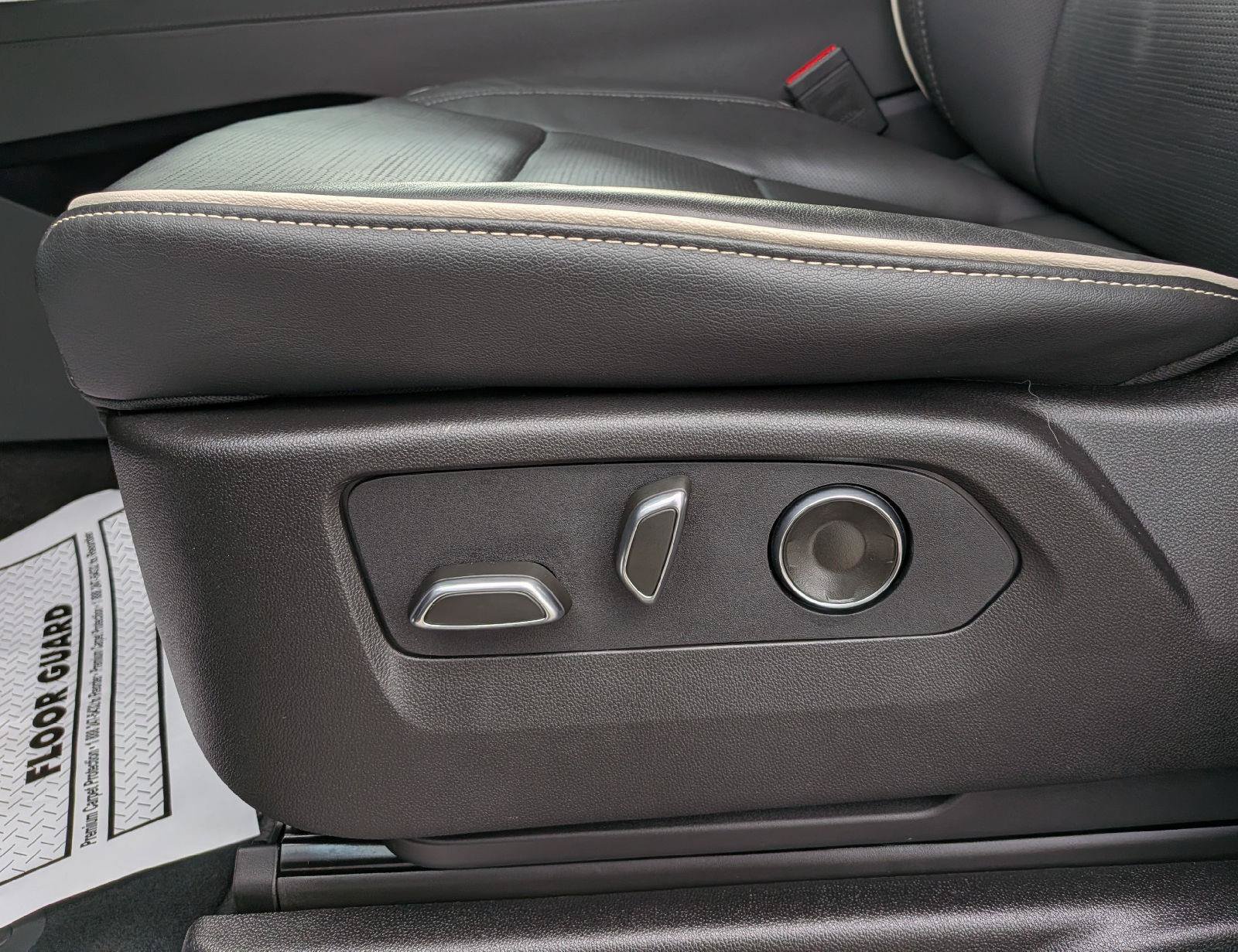 Used 2026 Cadillac Escalade Sport AWD/4WD image 14