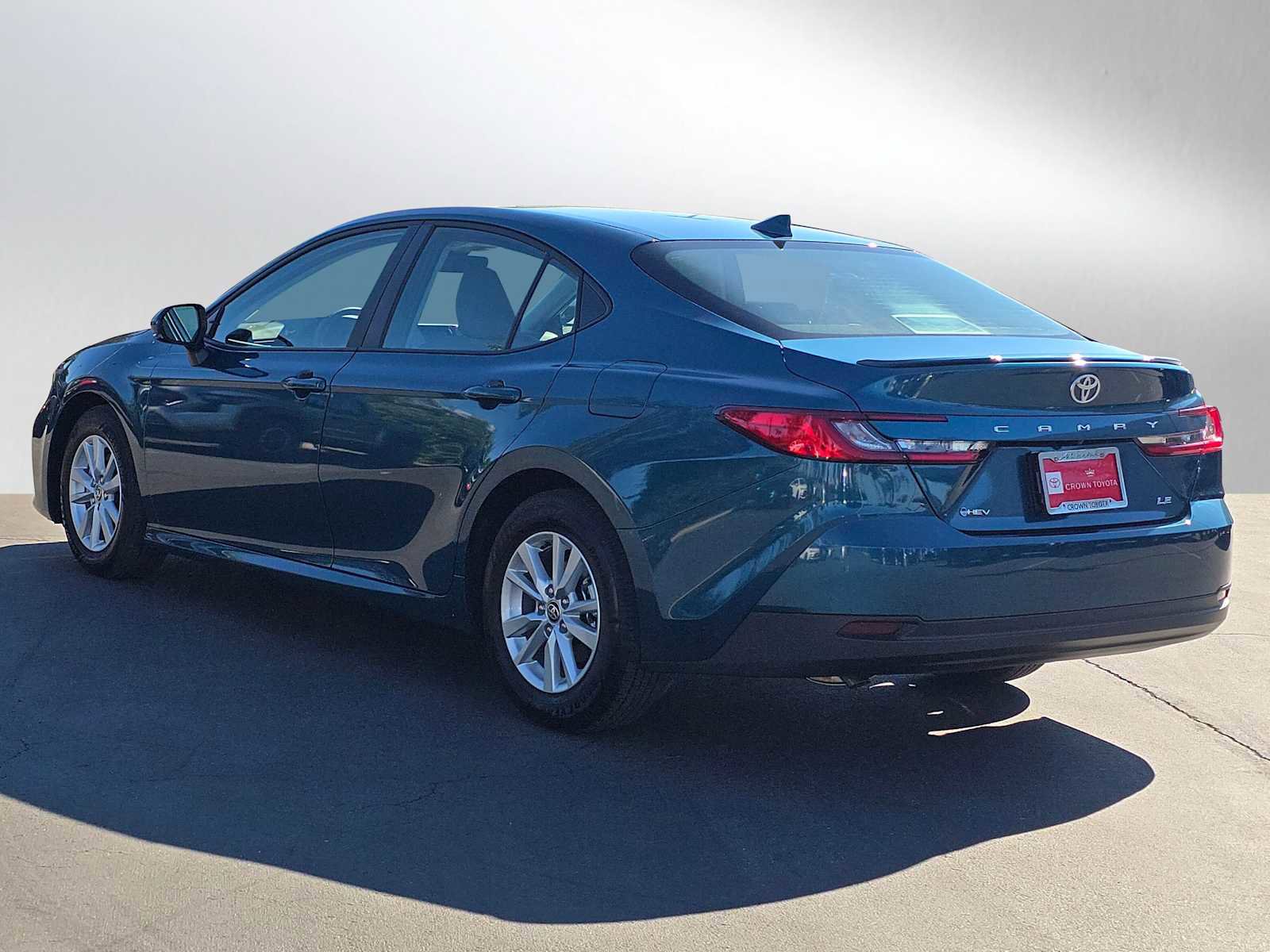 Used 2025 Toyota Camry LE image 5