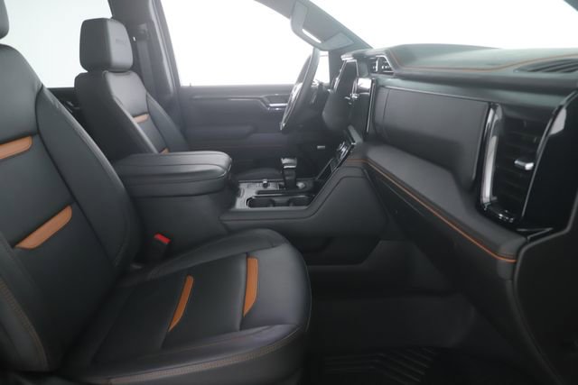 Used 2025 GMC Sierra 1500 AT4 w/ Technology Package AWD/4WD image 32