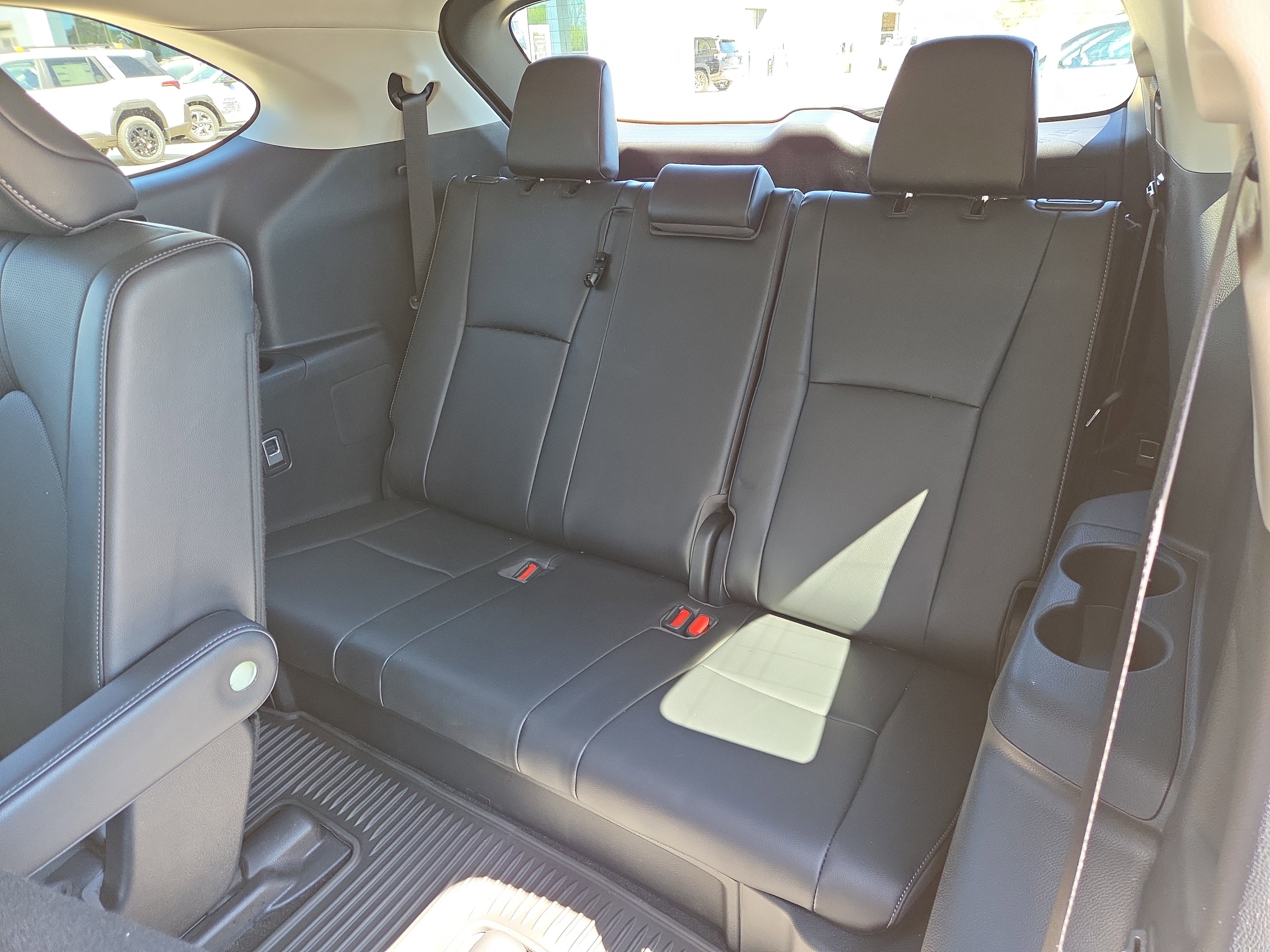 Used 2023 Toyota Highlander Limited image 12