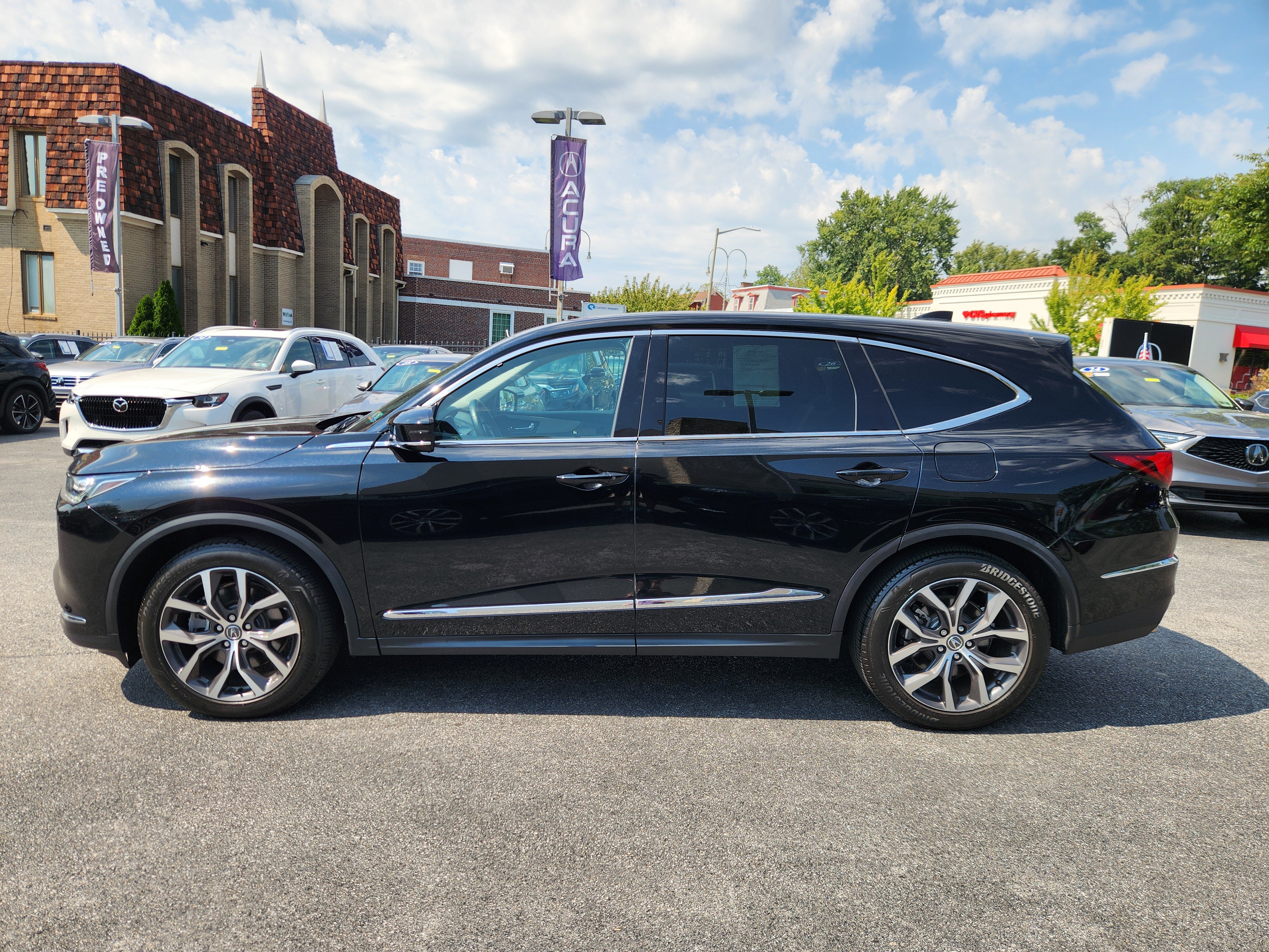 Certified 2024 Acura MDX w/ Technology Package AWD/4WD image 5