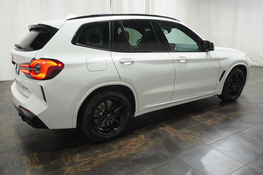 Used 2023 BMW X3 M40i image 3