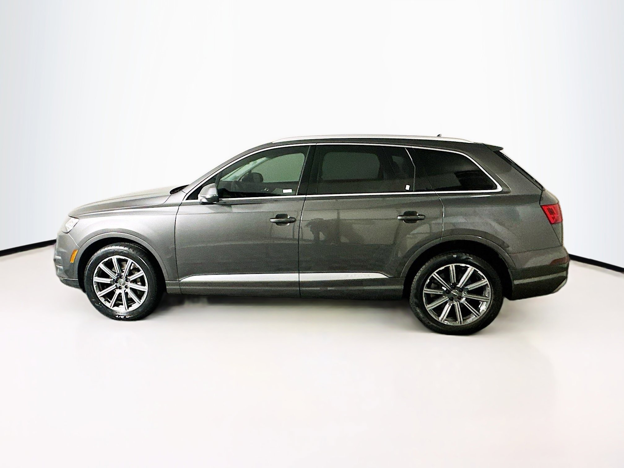 Used 2018 Audi Q7 3.0T Prestige w/ Prestige Package image 4