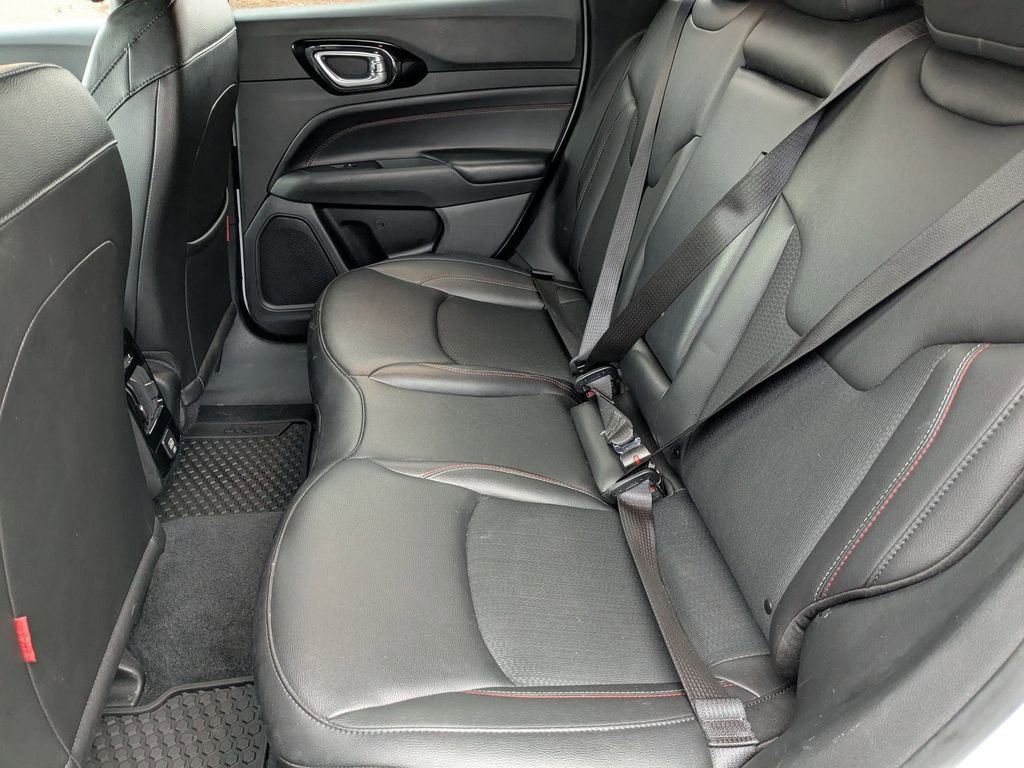 Used 2025 Jeep Compass Trailhawk image 25