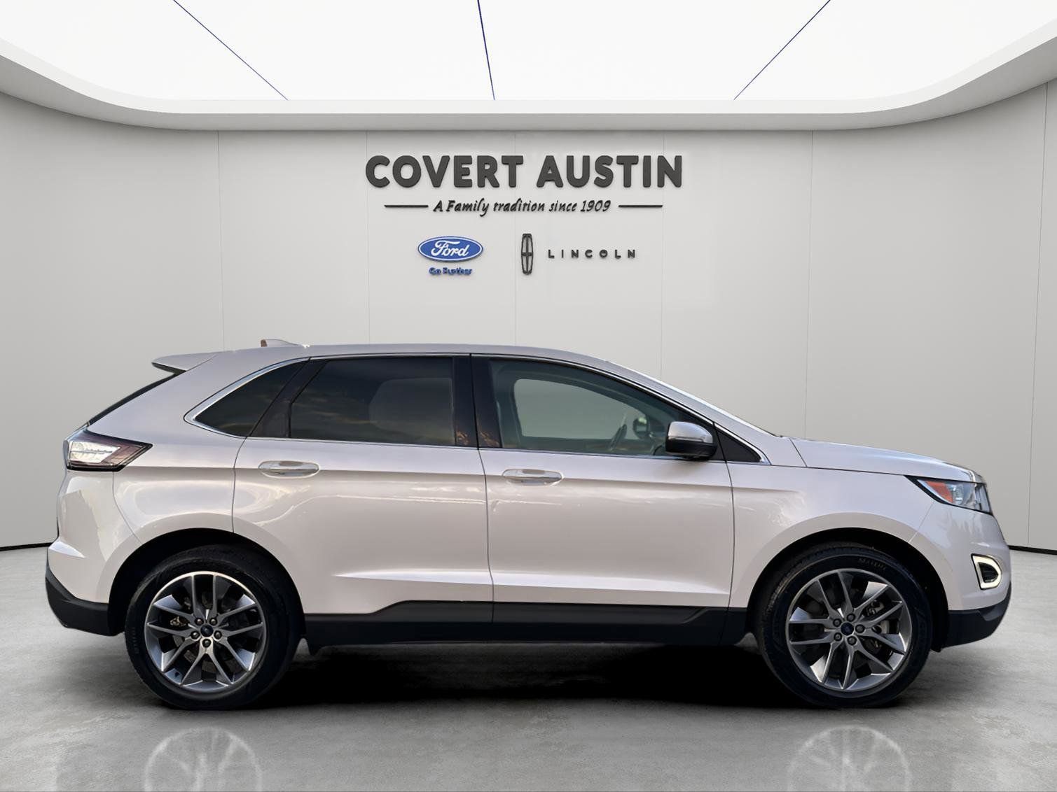 Used 2015 Ford Edge Titanium w/ Equipment Group 301A FWD image 25