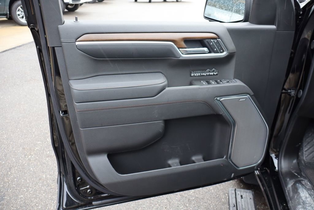 New 2026 Chevrolet Silverado 1500 High Country w/ Midnight Edition image 10
