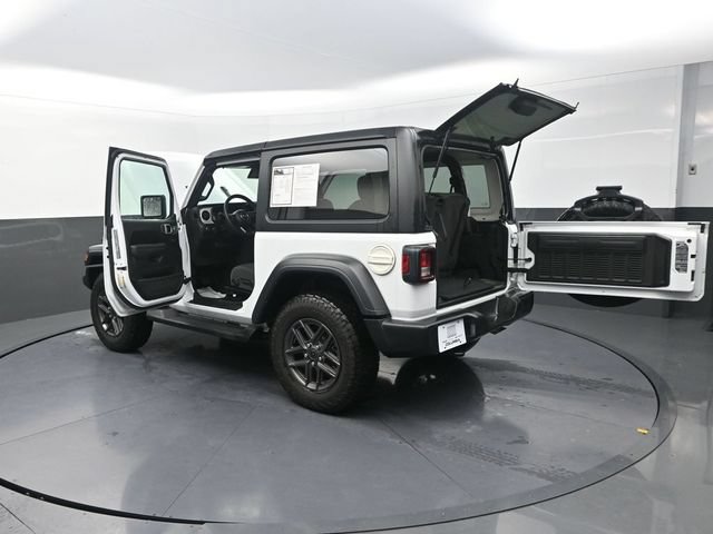 Used 2024 Jeep Wrangler Sport AWD/4WD image 32