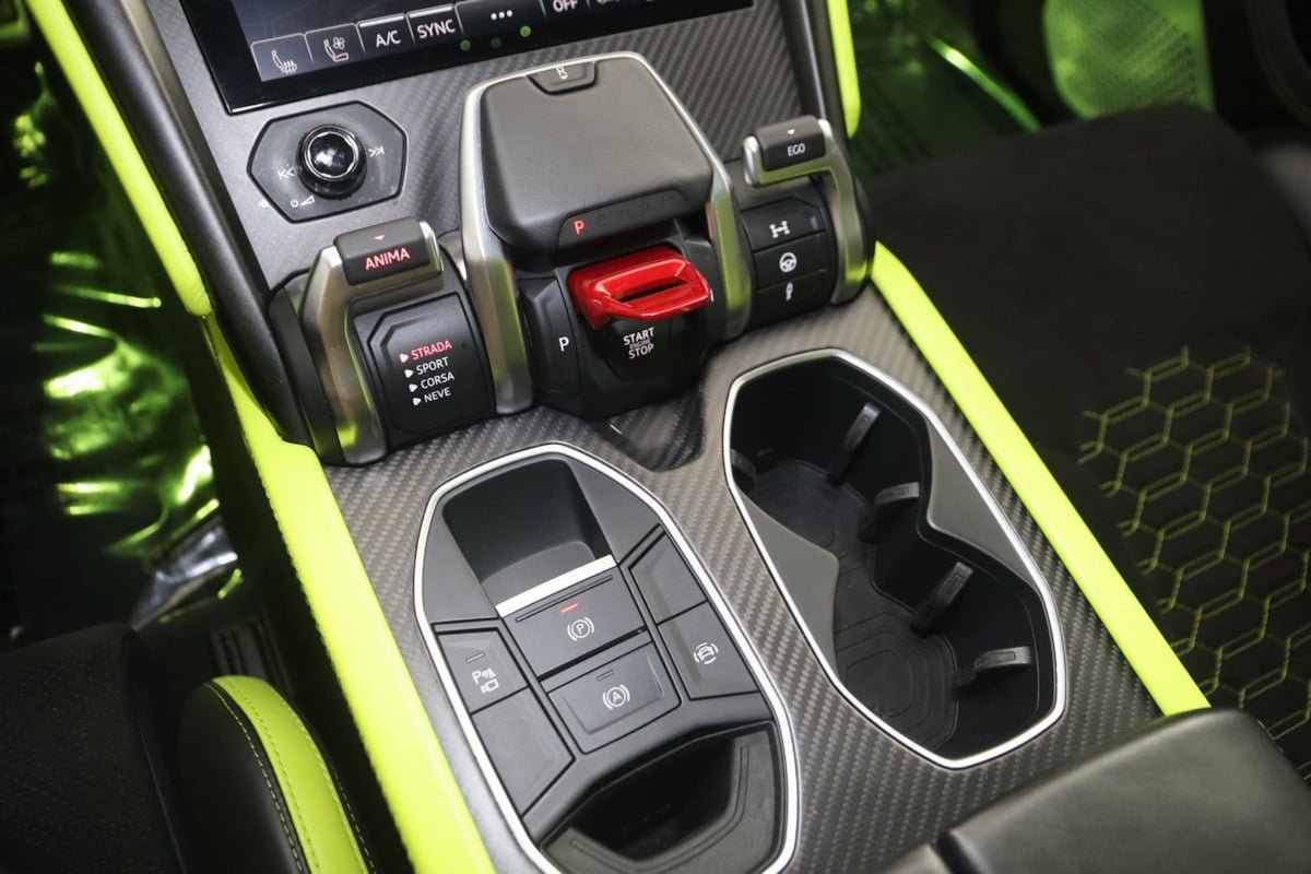 Used 2022 Lamborghini Urus AWD/4WD image 54