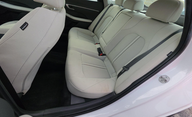 Used 2025 Hyundai Sonata SEL FWD image 13