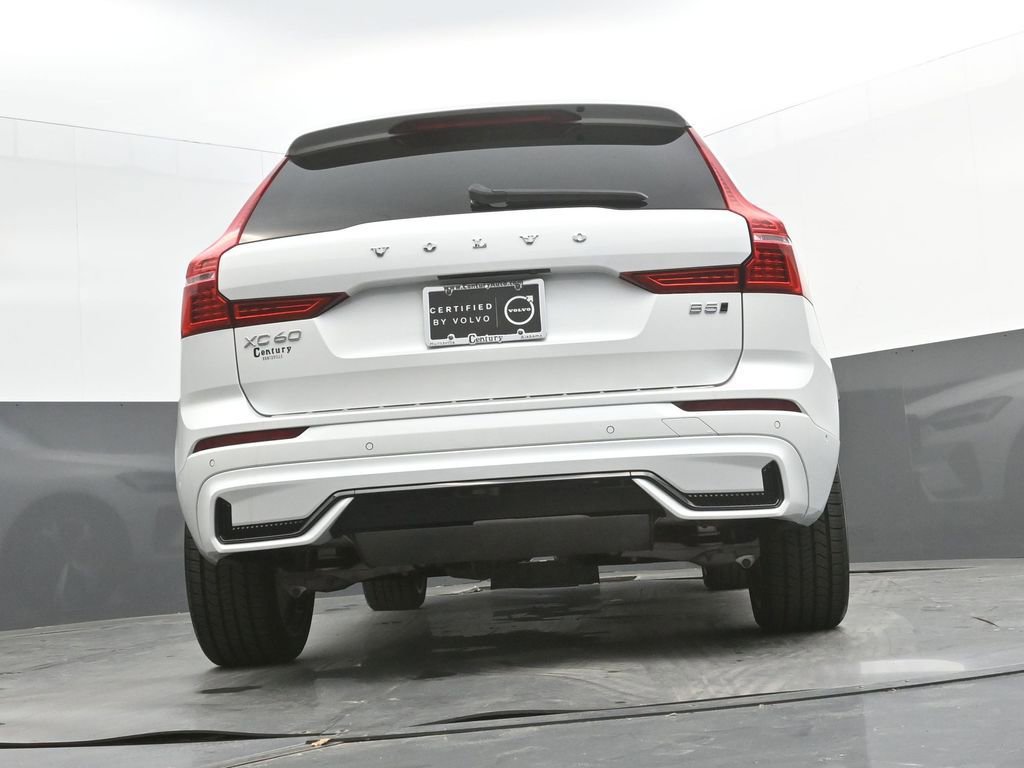 Certified 2024 Volvo XC60 B5 Ultimate w/ Protection Package Premier image 34