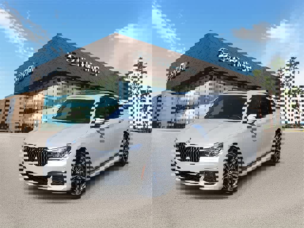 Used 2019 BMW 740i w/ Executive Package image 1