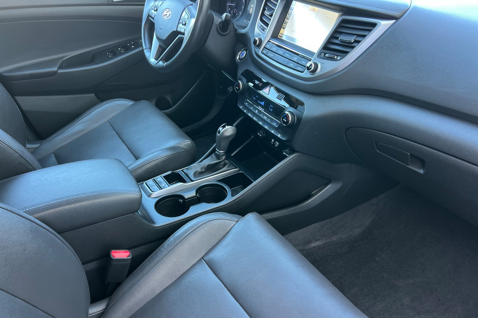 Used 2016 Hyundai Tucson Limited w/ Option Group 03 FWD image 18