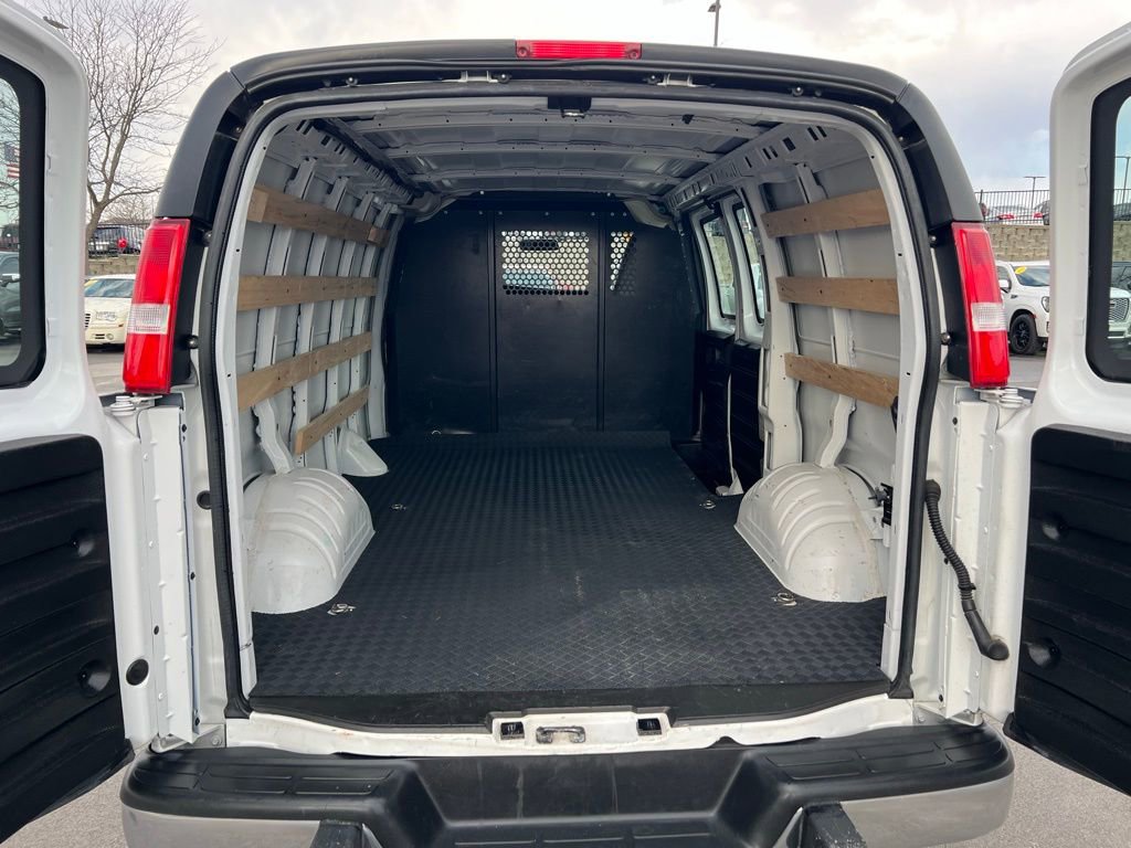Used 2024 Chevrolet Express 2500 w/ Driver Convenience Package image 20