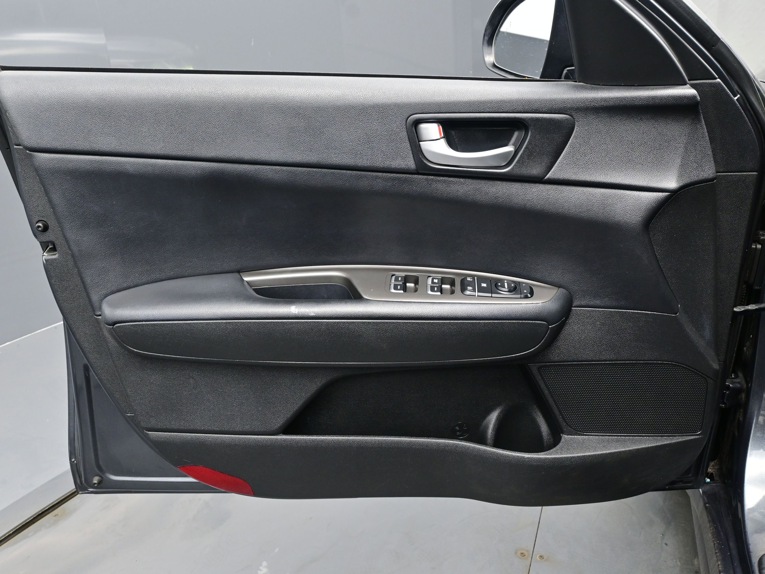Used 2020 Kia Optima LX image 9