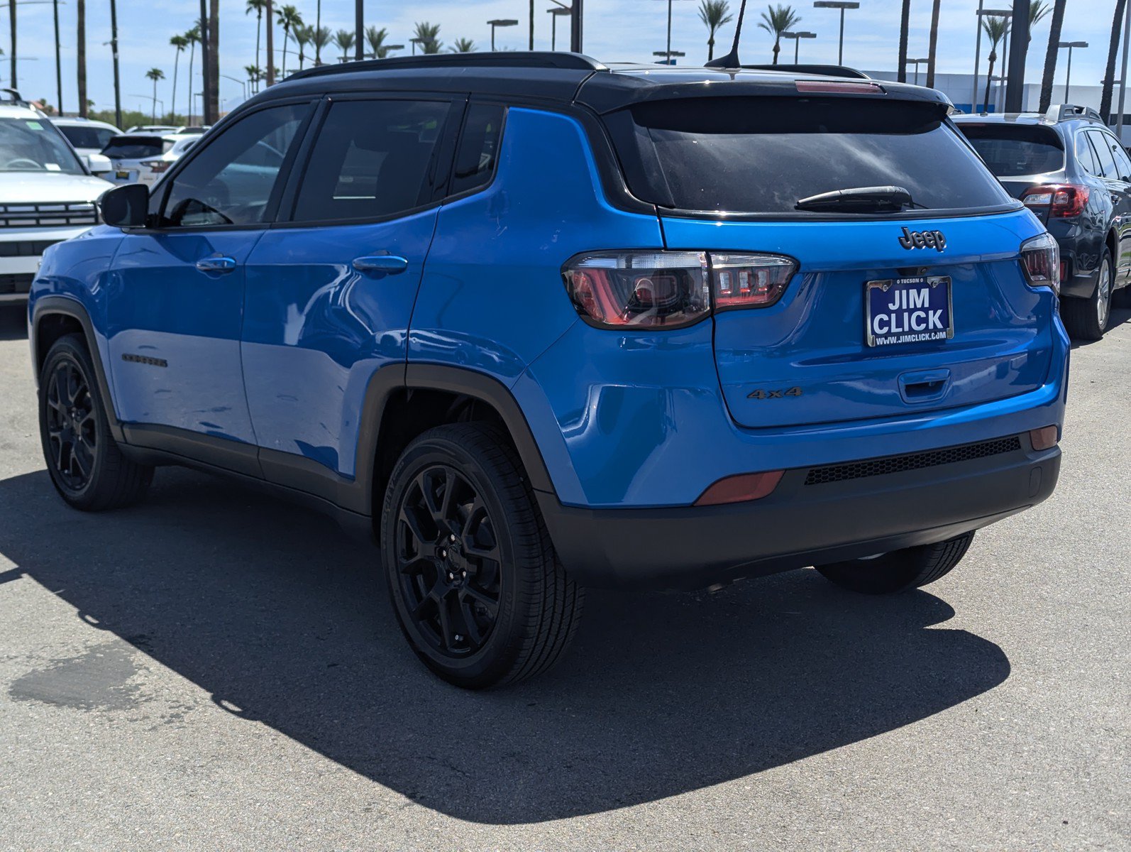 Used 2024 Jeep Compass Latitude w/ Convenience Group AWD/4WD image 4