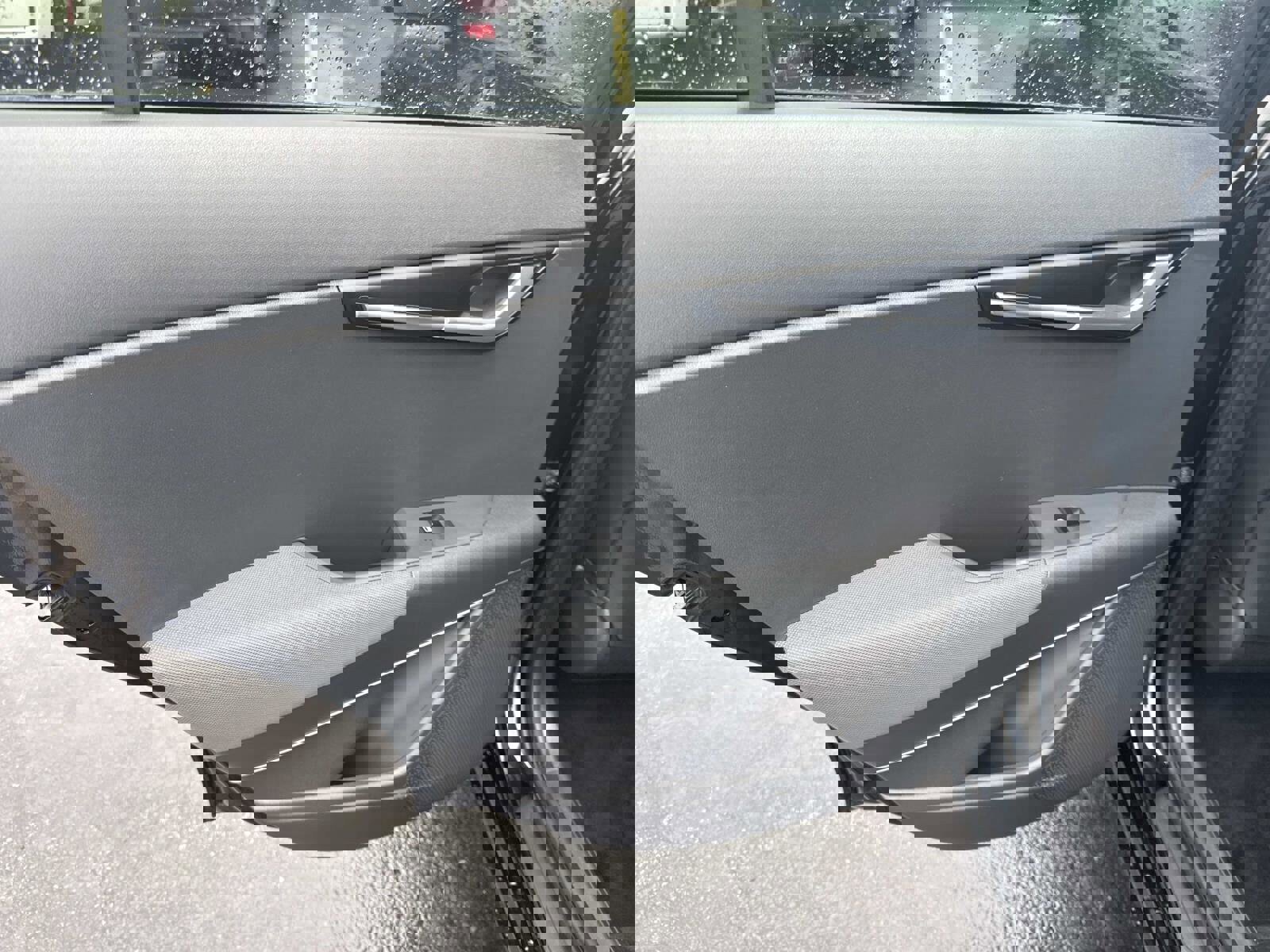 Used 2023 Kia Niro EX image 16