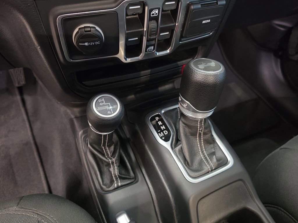 Used 2021 Jeep Wrangler Unlimited Sahara AWD/4WD image 30