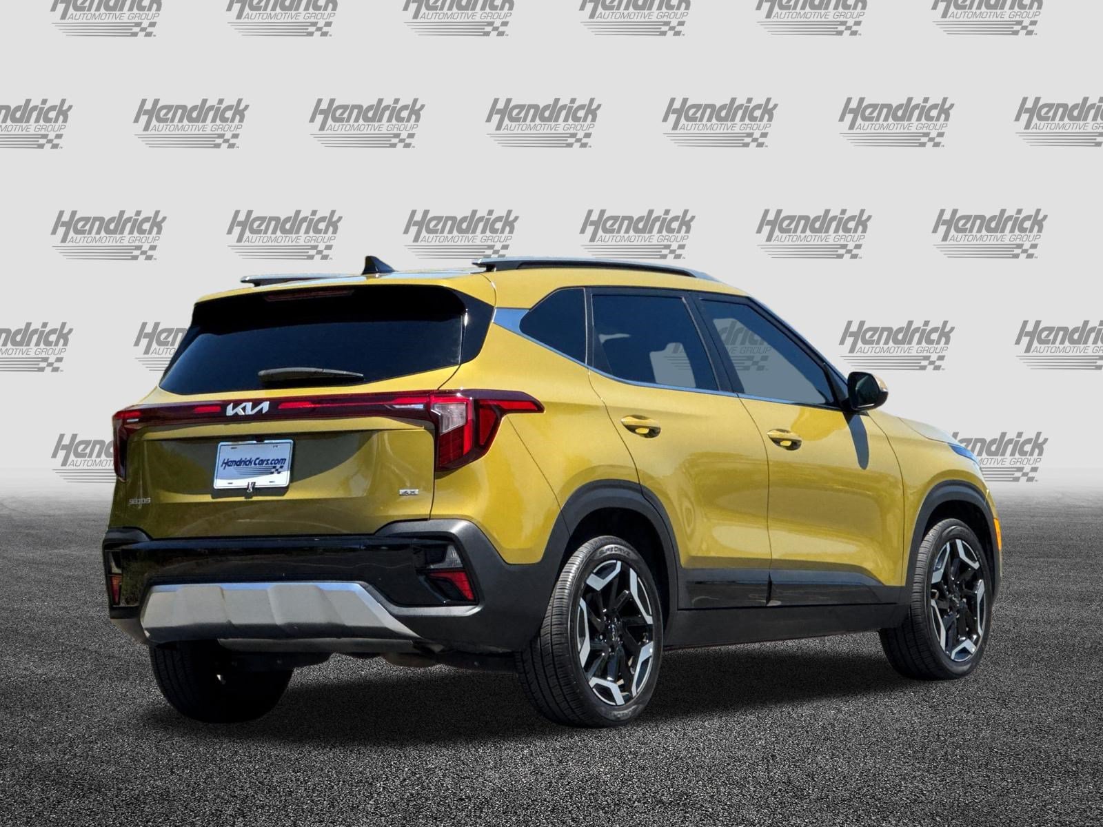 Used 2024 Kia Seltos SX w/ SX Sunroof Package AWD/4WD image 5